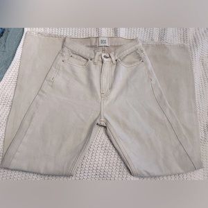 NWOT Urban Outfitters Women’s Size 25 Cream High-Waisted Cowboy Jean